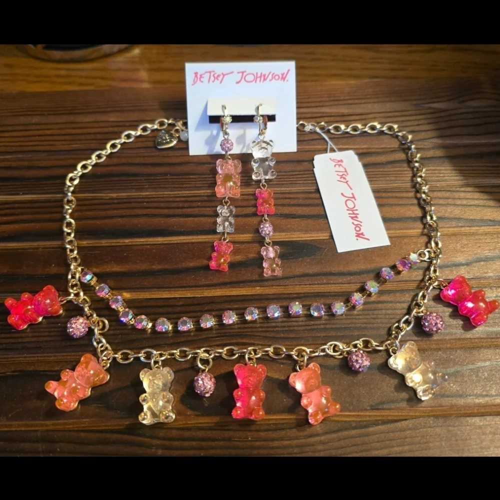 Betsey Johnson Pink Gummy Bear Necklace and earring set! NWT! - Picture 6 of 12